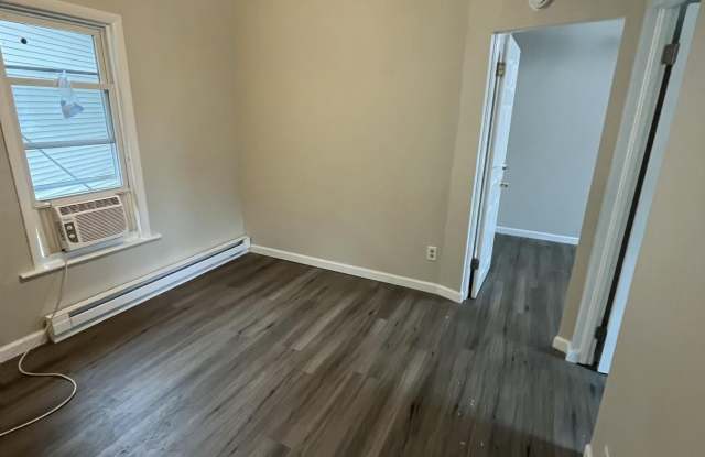 178 Belmont Street unit: 4 photos photos