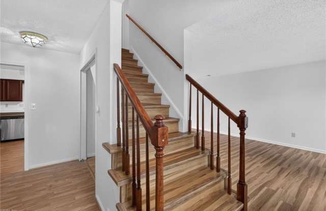 5681 Shinfield Drive Gallery 4