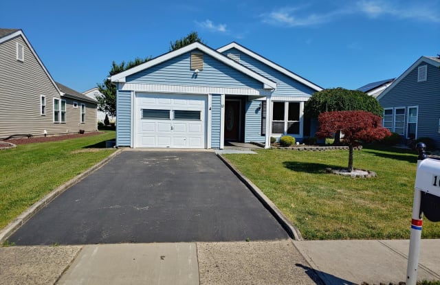10 Greenwich Avenue - 10 Greenwich Avenue, Leisure Knoll, NJ 08759
