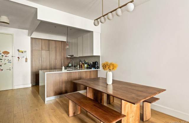552 PROSPECT Place Gallery 2