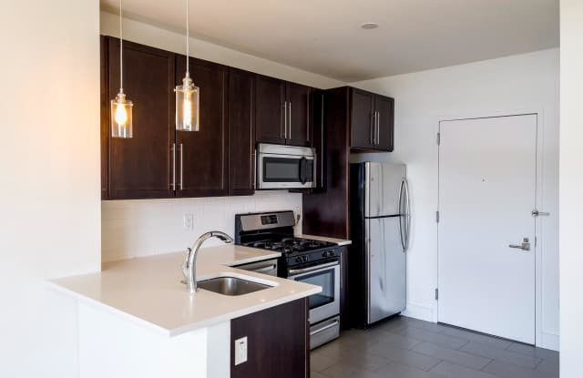 DVORA 366 West Side Gallery 4