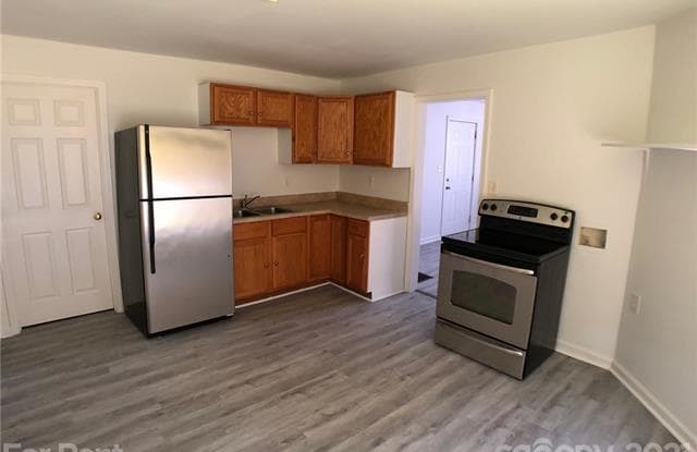 311 Rogers Lake Road - 311 Rogers Lake Road, Kannapolis, NC 28081