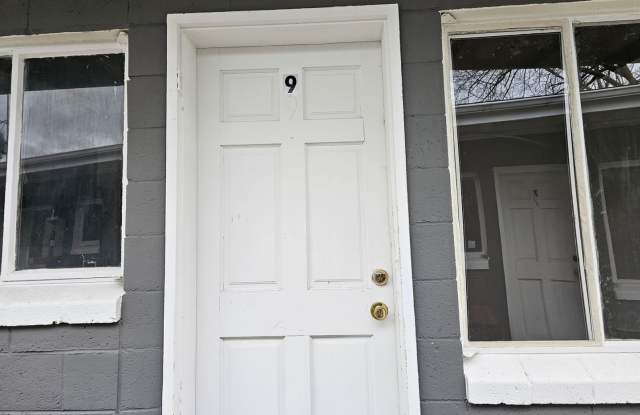 13955lakeshore9.is4lease.com Gallery 1