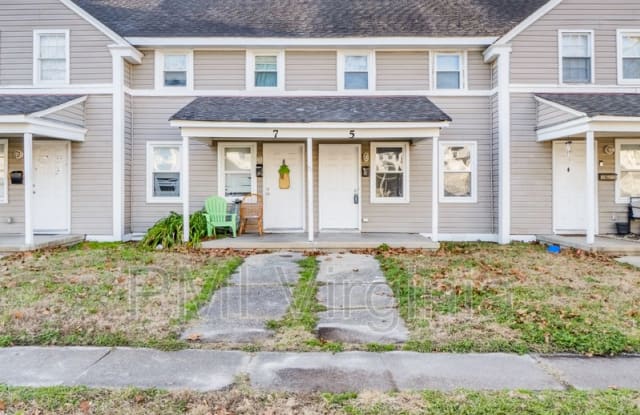 5 Decatur St - 5 Decatur Street, Portsmouth, VA 23702