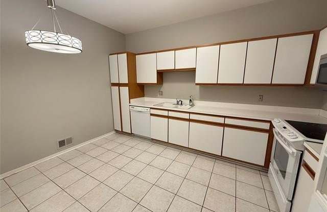 41855 CANTEBURY Drive Gallery 2