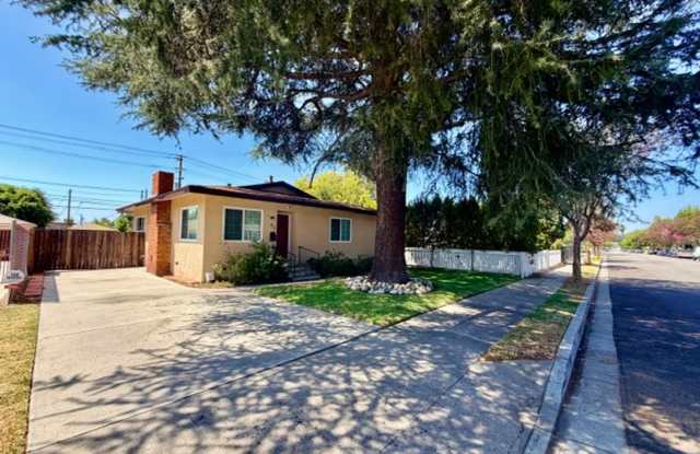 Wonderful Monrovia Home for Lease Gallery 3