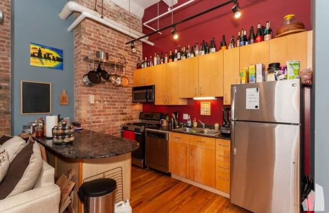 415 North Clinton Street - 415 North Clinton Street, Chicago, IL 60654