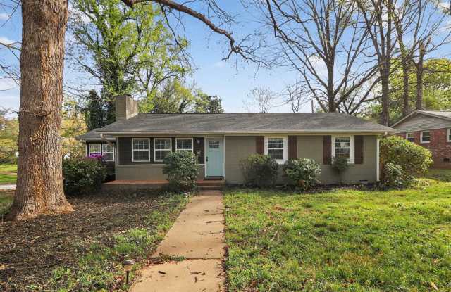 Lovely Three Bedroom Home in Darby Acres! photos photos