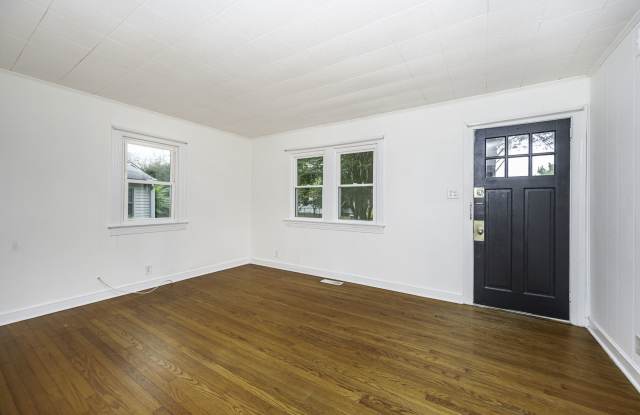 132 South 11th Avenue Gallery 3