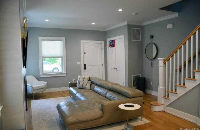 78 Orchard Avenue Gallery 4
