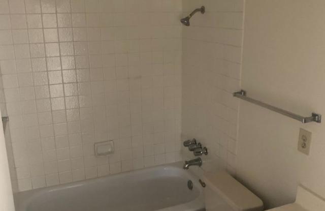 2 Bedroom 1 Bath In Central Las Vegas Gallery 3