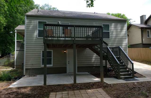 2755 Memorial Drive SE Gallery 3