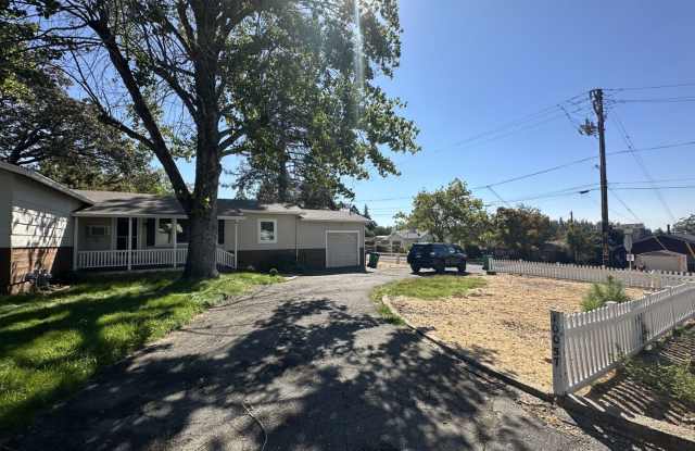 Stunning 3 Bedroom 2 Bathroom Home Close to Downtown Grass Valley - 10057 West Drive, Nevada County, CA 95945