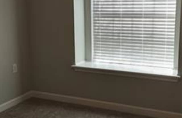 1810 Evergreen Court Gallery 3