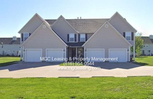 523 North Foxridge Drive - 523 North Foxridge Drive, Raymore, MO 64083