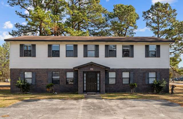 Welcome to Ravenwood Drive! photos photos