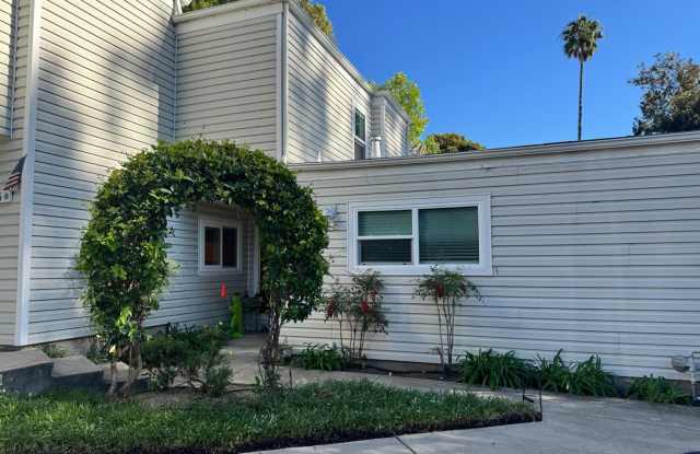 Very Nice Condo! 3 Miles to Cal Poly Groups Welcome Available June photos photos