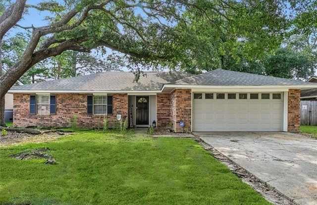 126 KEMPSEY Court - 126 Kempsey Court, Slidell, LA 70458