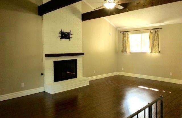2000 Mosswood Court Gallery 2