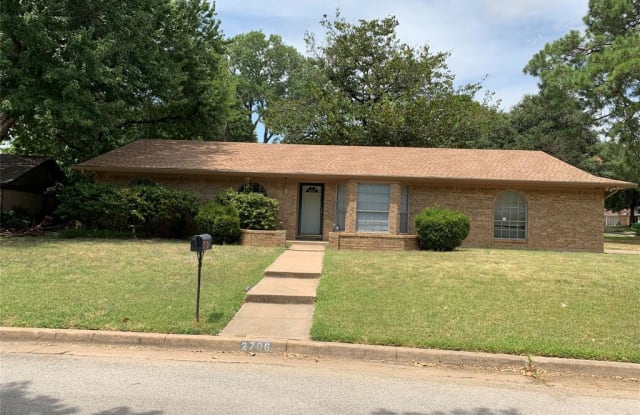 2706 Monterrey Street - 2706 Monterrey Street, Arlington, TX 76015