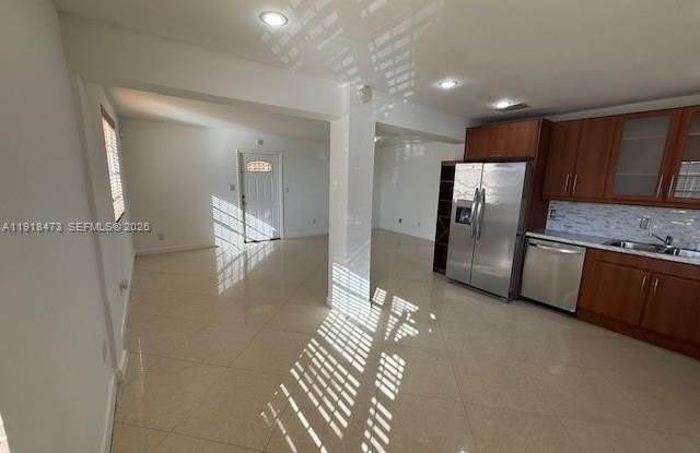 421 NE 1st St photos photos