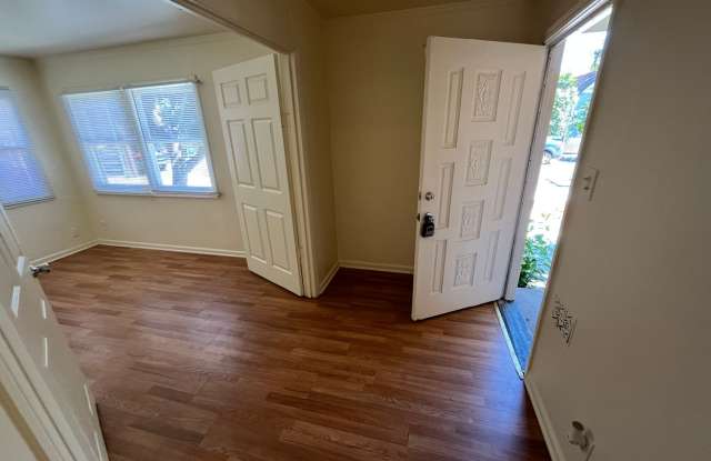 Great Student Housing.  3bd (Has been converted to 4 bedroom in past) 3bath house a block and a half to Santa Clara University photos photos