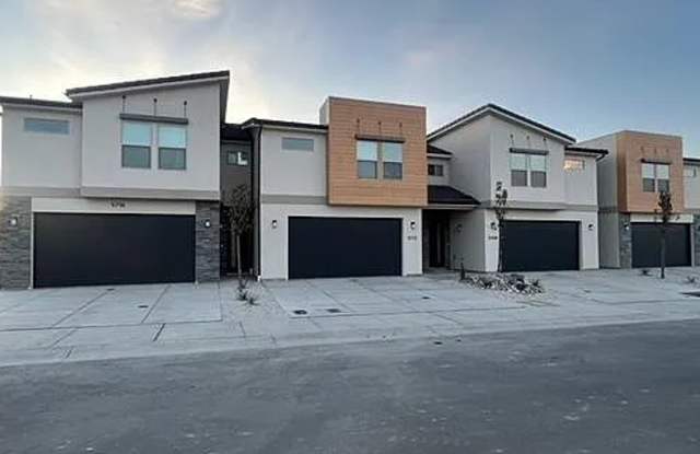 Beautiful, Modern 3 Bedroom Townhome! photos photos