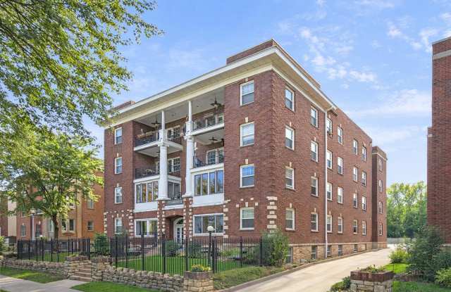 FULLY Furnished Plaza Condo photos photos