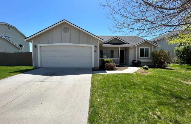641 Heritage Park | 4 Bedroom w/ Giant Backyard, Walking Distance to Settlers Park! photos photos