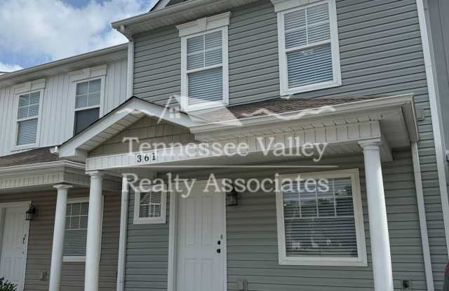MOVE IN READY! Spacious and updated 2 bed, 2.5 bath townhome in scenic Seymour! - 361 Franklin Meadows Way, Seymour, TN 37865