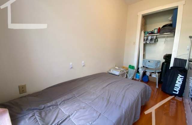 Charming 3 Bedroom- NO Broker FEE Gallery 4