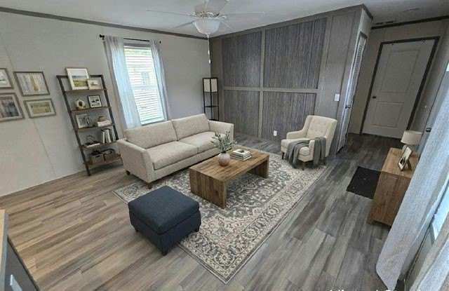 109 Maple Dr Gallery 3