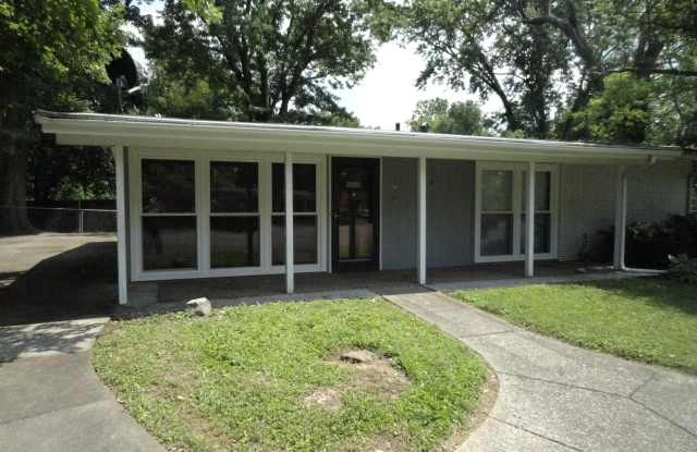 1913 Claremoor Dr - 1913 Claremoor Drive, Moorland, KY 40223