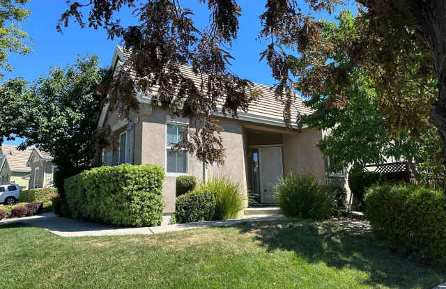 WONDERFUL RARE SINGLE STORY ON A CORNER LOT! IDEAL ANTIOCH RENTAL! EXCELLENT LOCATION, SINGLE STORY BEAUTY WITH 3 BEDROOMS AND 2 BATHROOMS!! photos photos