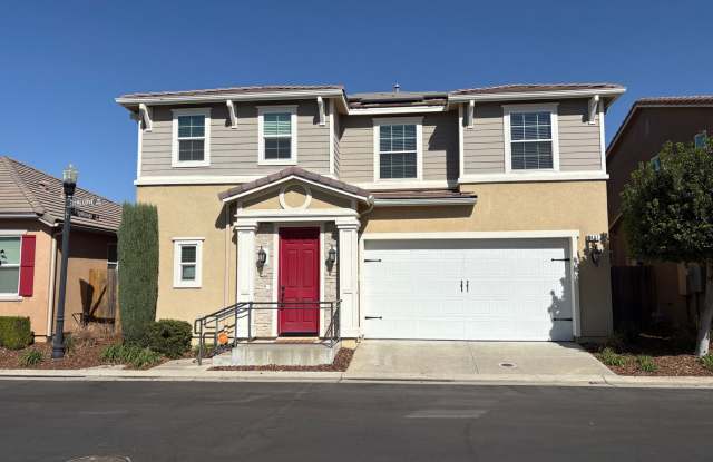 Stunning Clovis home located in Harlan Ranch, Rent Ready! Gallery 1