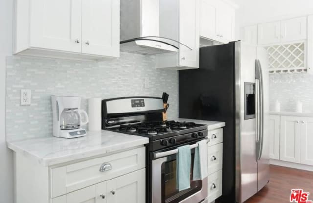 7553 GARDEN GROVE Avenue - 7553 N Garden Grove Ave, Los Angeles, CA 91335
