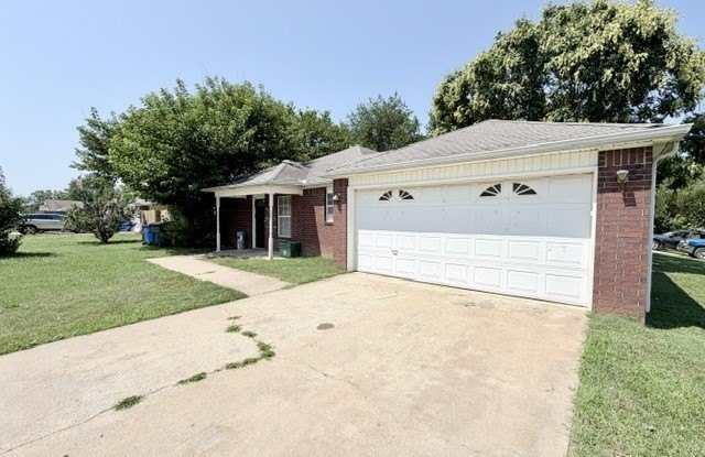 1233 N Boxley Avenue photos photos