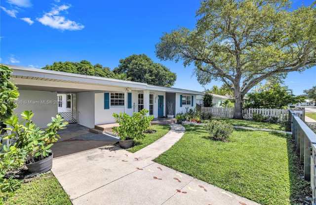 228 SW 3rd Ter photos photos