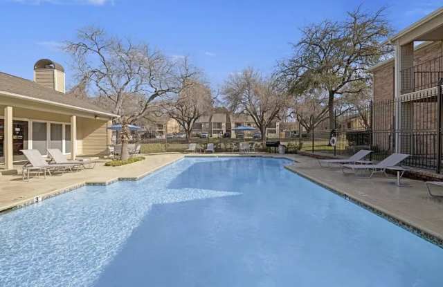 Village Green Apartments Gallery 4