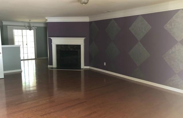 740 Crestwell Cir Gallery 2