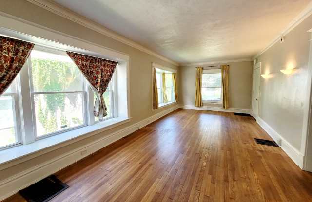 1252 Bemis Street Southeast Gallery 4