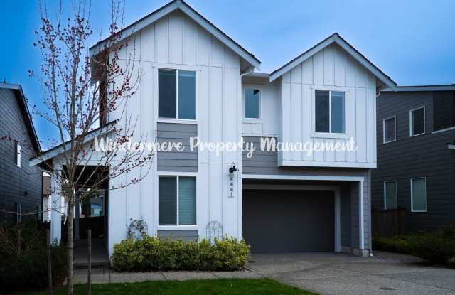 Stunning and spacious 5 bed in McCormick Village! photos photos