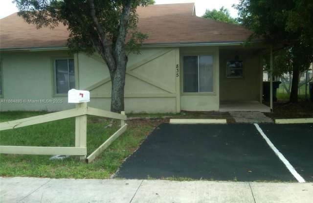 835 SW 8th St photos photos