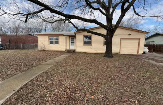 1004 S 3rd St photos photos
