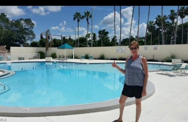 4293 Island Circle unit: 4 photos photos