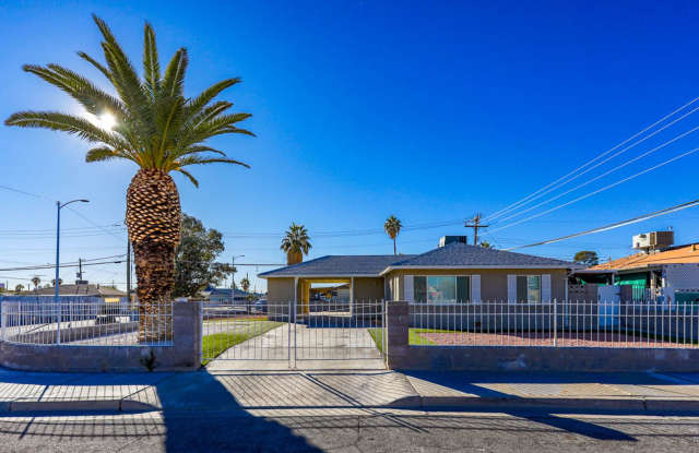 Nicely Updated 2 Bed, 1 Bath Single Story Home In Established Neighborhood photos photos