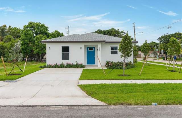 2360 NW 14th St photos photos