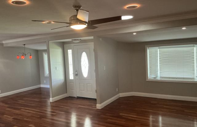 301 Kathleen Drive Gallery 2