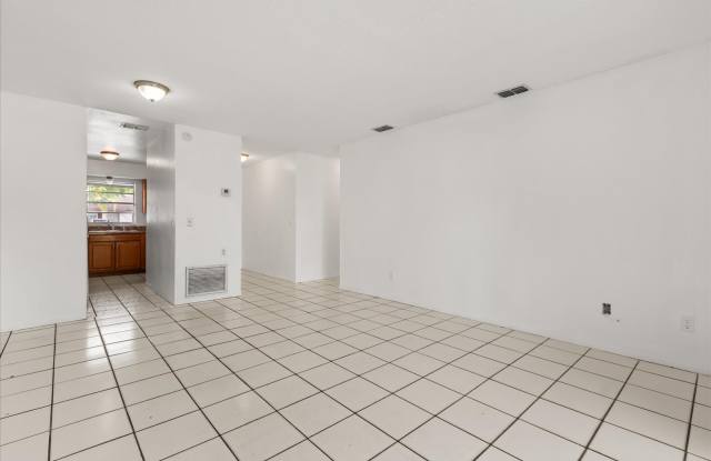 6921 Longmeade Ln. Gallery 3