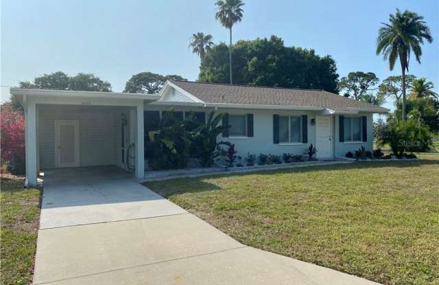 2050 WOODWARD AVENUE - 2050 Woodward Avenue, Dunedin, FL 34698